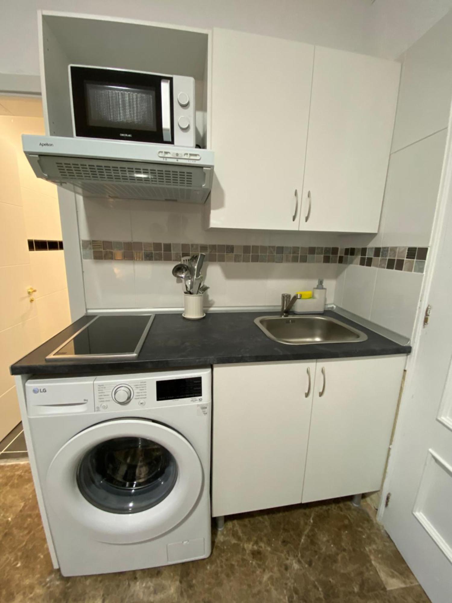 Apartamentos Econostay Fuencarral มาดริด ภายนอก รูปภาพ