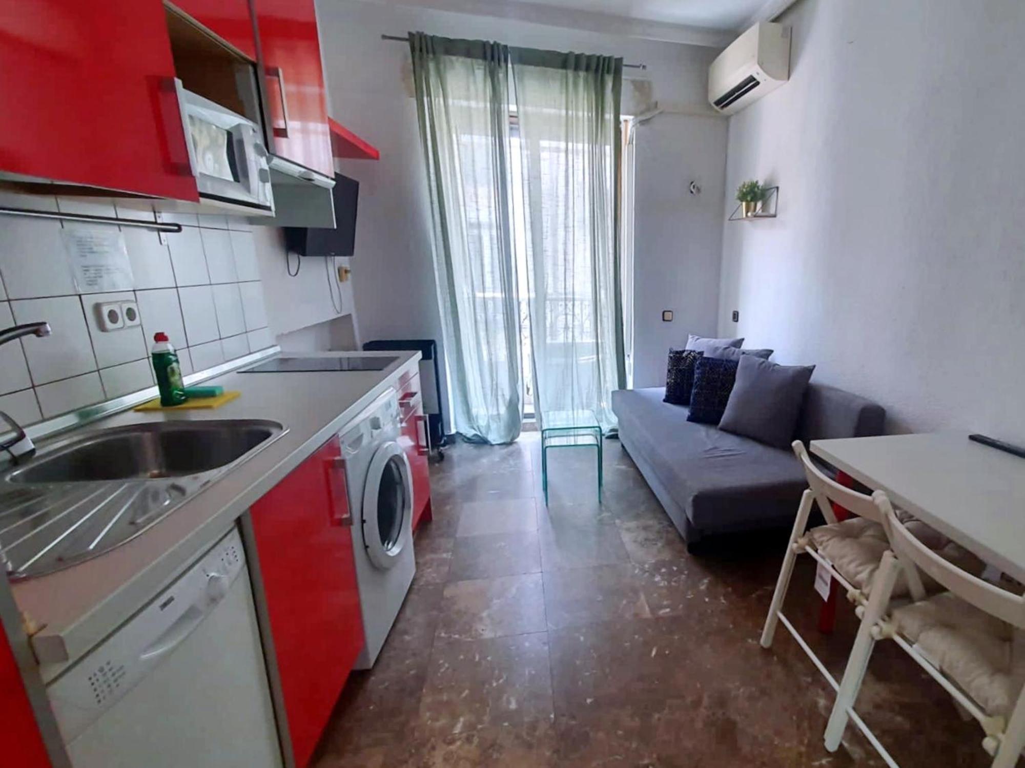 Apartamentos Econostay Fuencarral มาดริด ภายนอก รูปภาพ